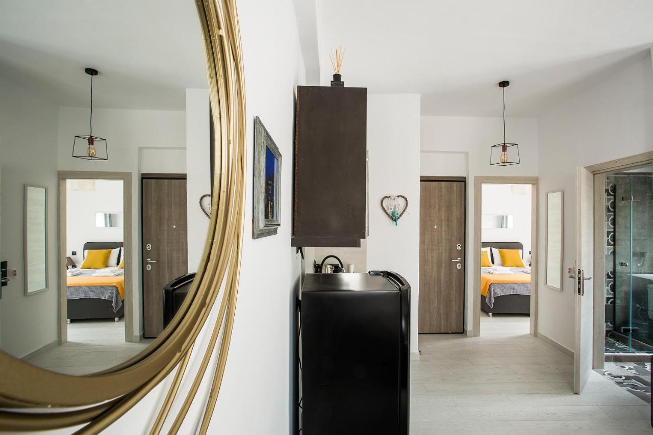 Deluxe Town Hall Square Flat In Historical Center 3 Corfu  外观 照片