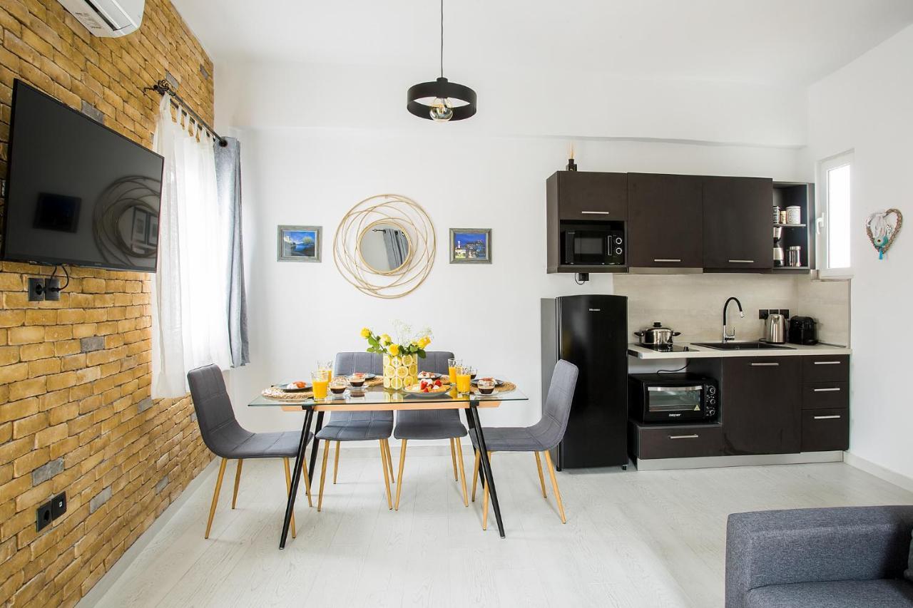 Deluxe Town Hall Square Flat In Historical Center 3 Corfu  外观 照片